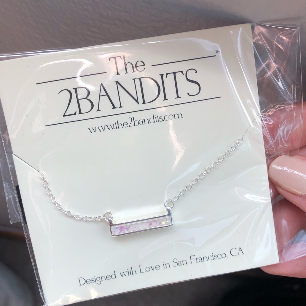 The 2Bandits Necklace - Picture 4 of 5